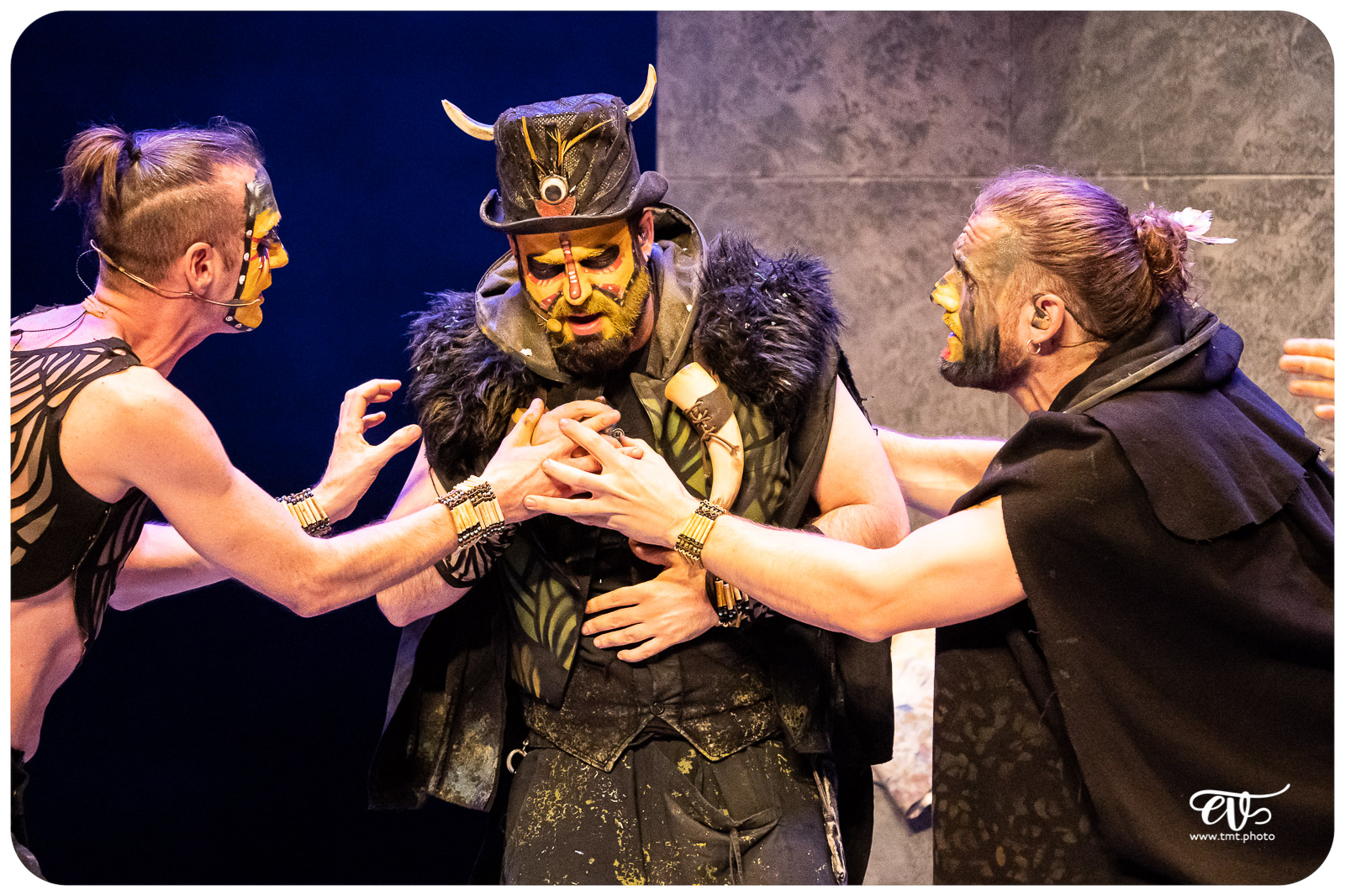 THE PRIMITALS (YLLANA & PRIMITAL BROTHERS)